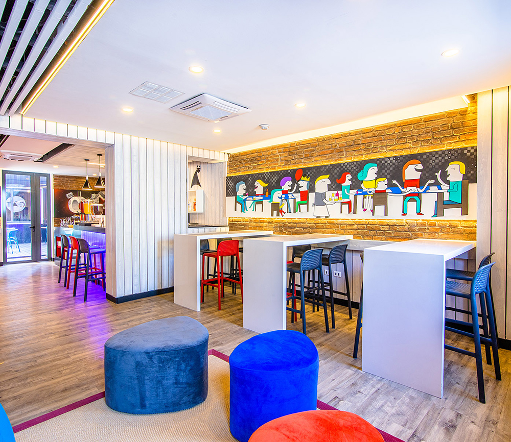 Servicio de eventos exclusivos en Black Cat Hostal